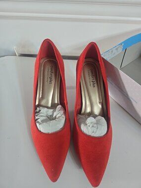 Red heels size 8